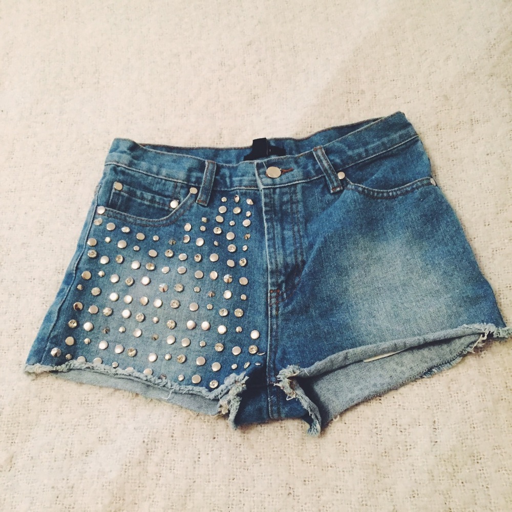 Jeweled/studded high waisted shorts - Picture 2 of 2